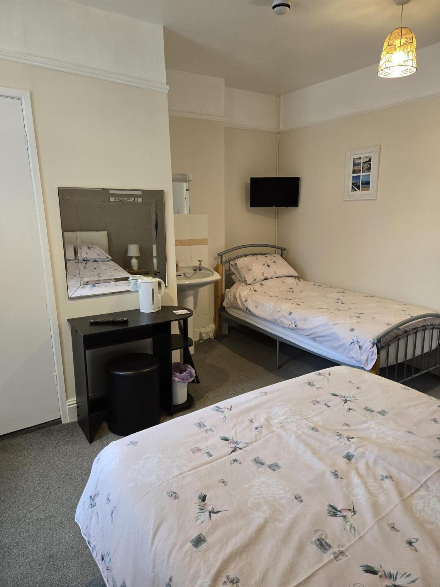 The Rosefield Hotel Weymouth Ruang foto
