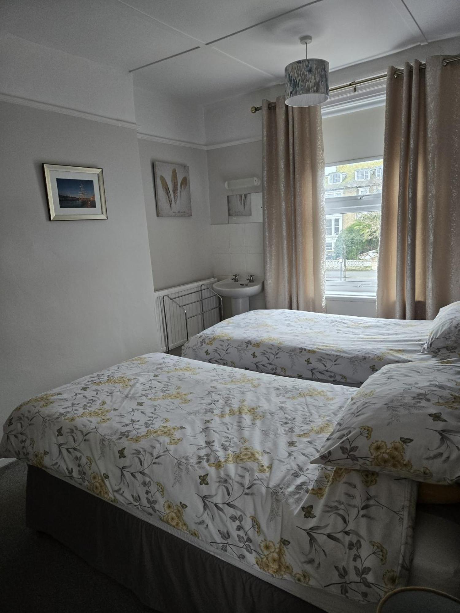 The Rosefield Hotel Weymouth Ruang foto